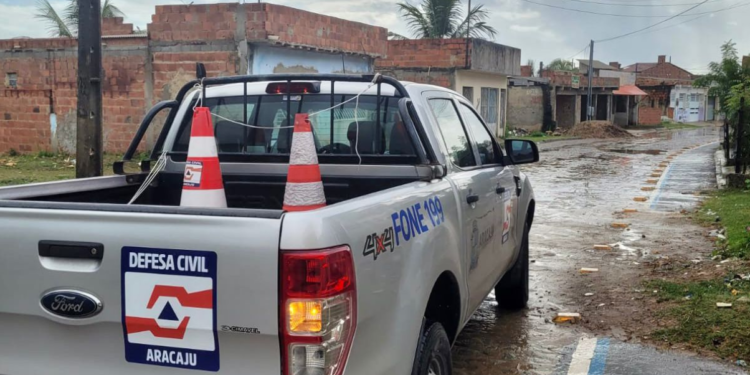 Defesa Civil emite alerta de continuidade da chuva nas próximas 24 horas no município de Aracaju