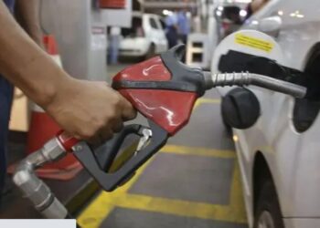Gasolina sobe pela segunda semana seguida e chega à média nacional de R$ 7,27