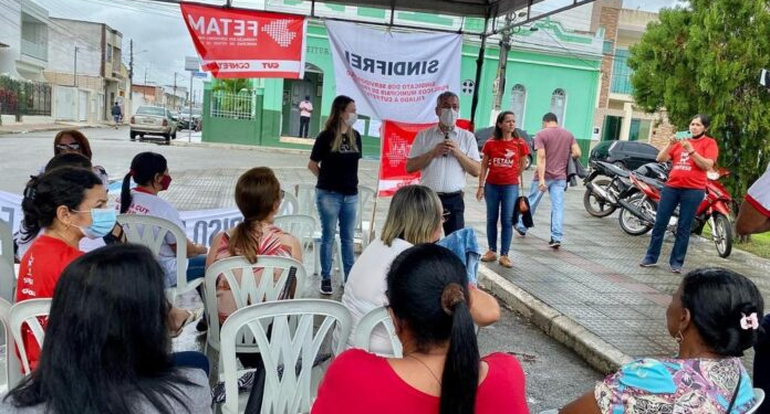 Iran participa de Ato do Magistério e dos Servidores Públicos de Frei Paulo