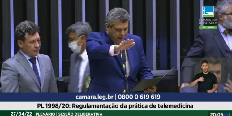 Marcio Macedo (PT) assumiu nesta quarta-feira vaga de Valdevan na Câmara Federal, cassado pelo TSE