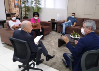 Servidores e Professores de Frei Paulo são recebidos por Iran na Alese