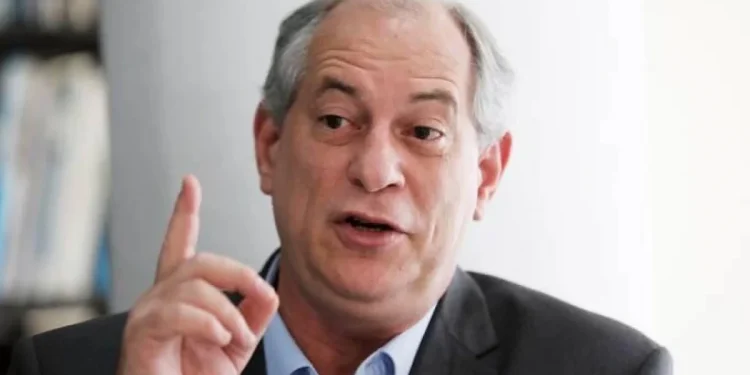 Ciro Gomes diz que fala de Lula sobre aborto é “estapafúrdia”