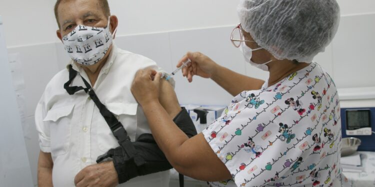 Mais de 30 mil pessoas foram vacinadas contra a Influenza na primeira semana de campanha