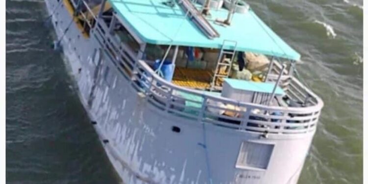 Embarcação encalha e carga é saqueada no Baixo São Francisco; região é considerada rota de contrabando