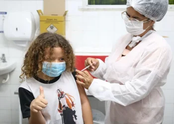Aracaju já vacinou cerca de 70% das crianças de 5 a 11 anos contra a covid-19, informa SMS