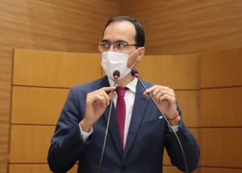 Georgeo lamenta demora da CCJ e fala da importância de projetos de Lei