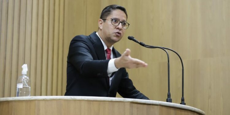 Pedido da Justiça para que prefeitura explique sobre transporte fortalece a CMA, diz Ricardo Marques