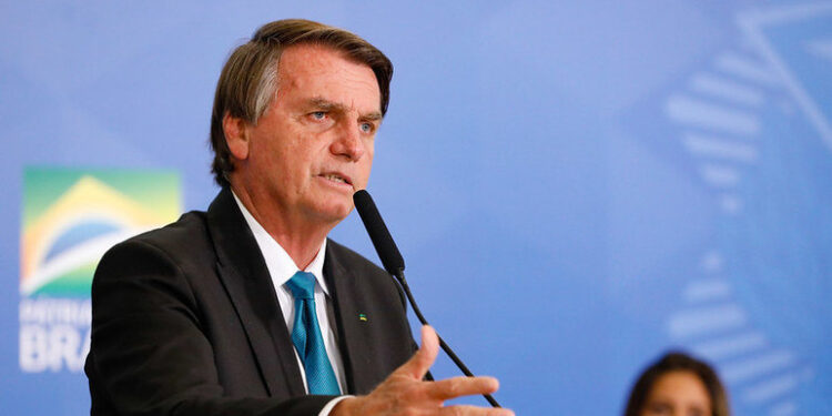 Bolsonaro veta destinação de recursos para o setor cultural