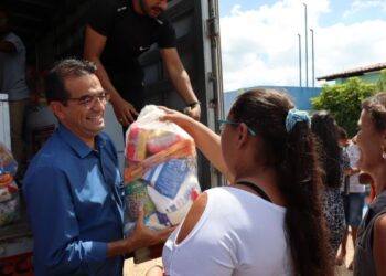 Prefeitura de Itabaiana distribui duas mil cestas básicas e dois mil peixes