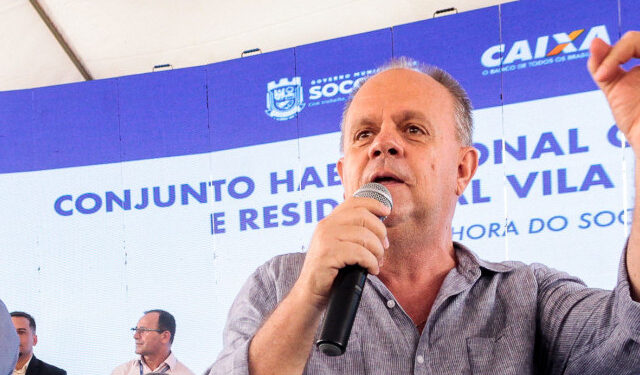 Belivaldo anuncia R$ 60 milhões em investimentos para município de Socorro durante entrega de casas