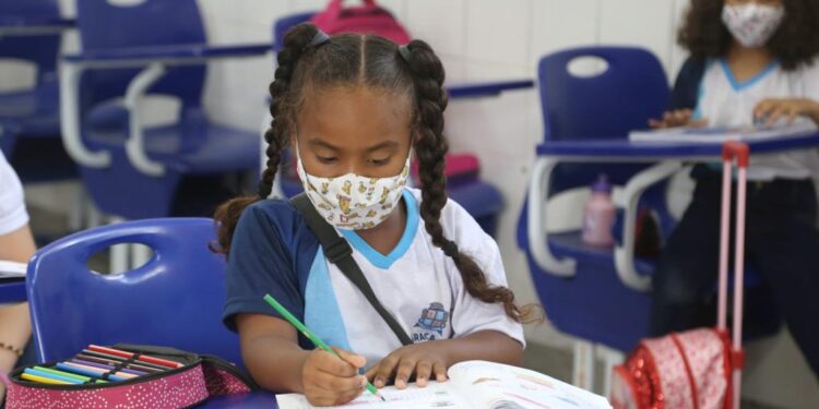 EducAju auxilia alunos e professores na recuperação da educação básica pós-pandemia