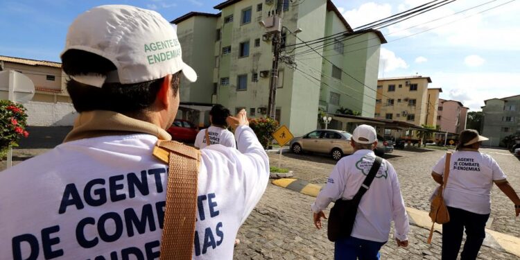 Aracaju reforça importância da visita dos agentes de endemias a condomínios fechados