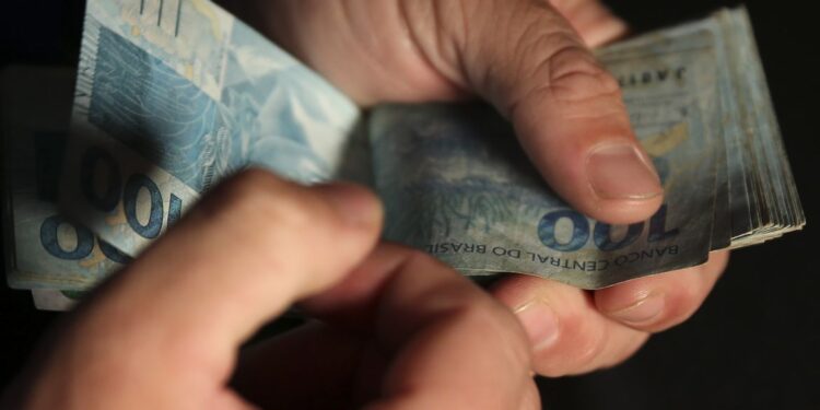 Caixa paga hoje Auxílio Brasil a beneficiários com NIS final 6