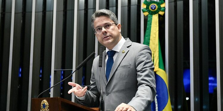 Alessandro: “Serão no mínimo mil pessoas morando com dignidade, nada é mais importante do que isso”