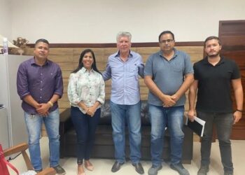 Prefeita Simone viabiliza rede elétrica para comunidade de Riachão do Dantas