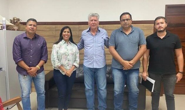 Prefeita Simone viabiliza rede elétrica para comunidade de Riachão do Dantas