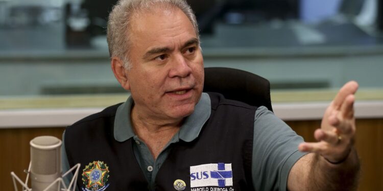 Governo anuncia fim da emergência sanitária por covid-19 no país