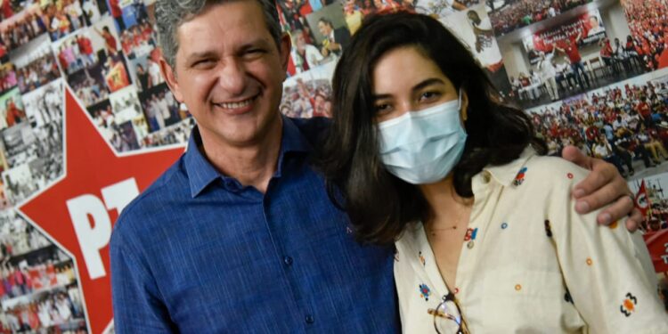 Yasmin Déda oficializa filiação ao Partido dos Trabalhadores em Sergipe