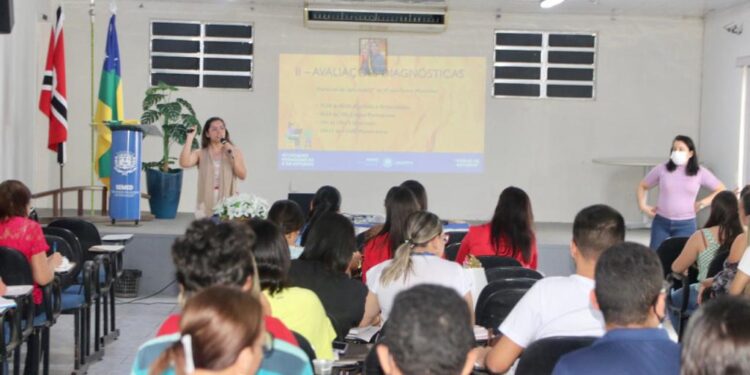 Prefeitura de Lagarto reúne gestores para discussão de mais uma Hora de Estudos do Ensino Fundamental