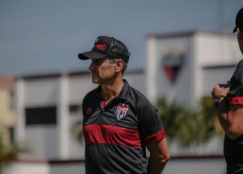 Atlético-GO acerta com o técnico Jorginho