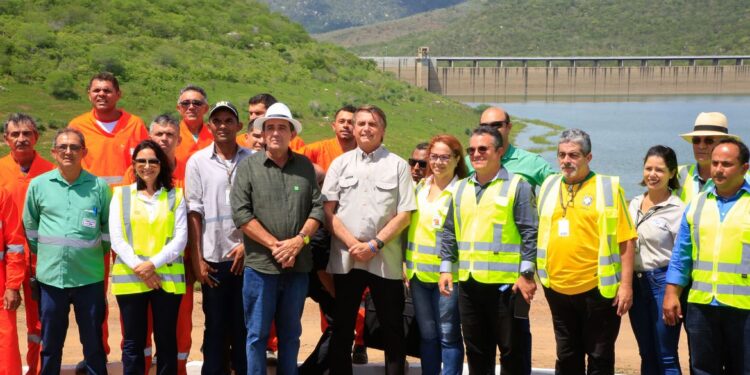 Presidente Bolsonaro entrega duas obras na Paraíba