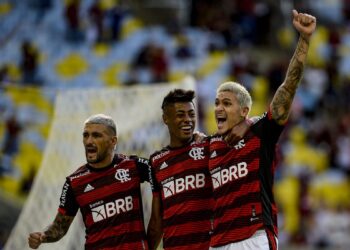 Flamengo bate o Goiás e alivia pressão momentaneamente