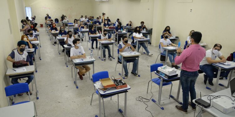 Destaque nacional: Sergipe é o terceiro Estado que melhor remunera o professor no país