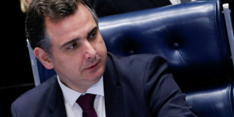 Após ataques de Bolsonaro ao Judiciário, Pacheco e senadores se reunirão com Fux e Fachin