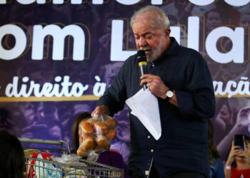 Embaixada da Ucrânia diz que Lula está ‘mal informado’ e convida ex-presidente para audiência