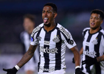 Rwan brilha no final, e Santos vence a Universidad Católica no Equador