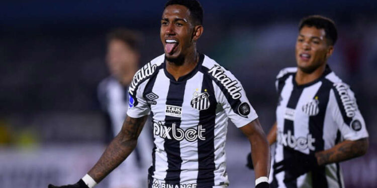 Rwan brilha no final, e Santos vence a Universidad Católica no Equador