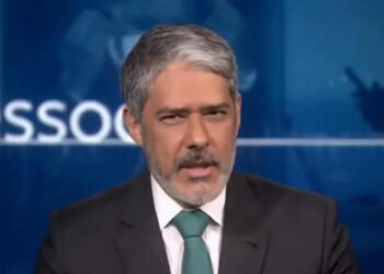 William Bonner avisa a Globo que não vai cumprir contrato até o fim e deve se aposentar, diz colunista