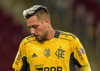 Diego Alves expõe futuro no Flamengo após polêmica com Paulo Sousa e agita torcida na web