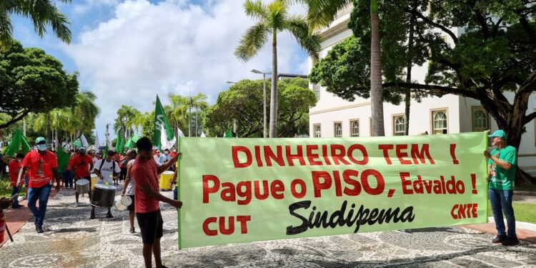 SINDIPEMA cobra cumprimento da Lei do Piso na Câmara de Aracaju