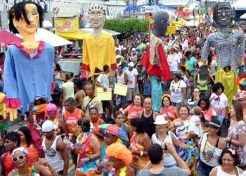 Fora de época, desfile do bloco ‘Rasgadinho’ acontece neste domingo, 15