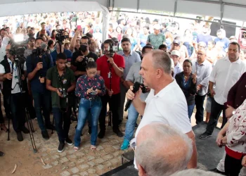 Belivaldo Chagas assina, em itabaiana, ordem de serviço para pavimentação do acesso ao povoado Carrilho