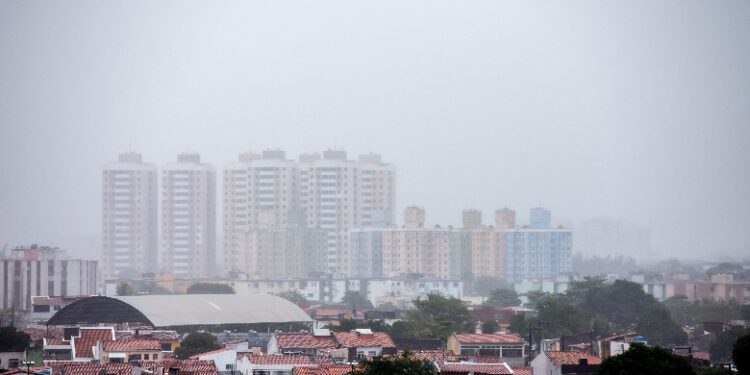 Chuvas devem continuar em Sergipe nas próximas 48h, podendo atingir 100 mm