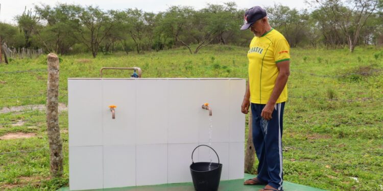 Governo do Estado beneficia 130 famílias de Campo do Brito com água de qualidade