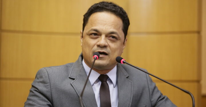 Capitão Samuel solicita regularidade de gratificações