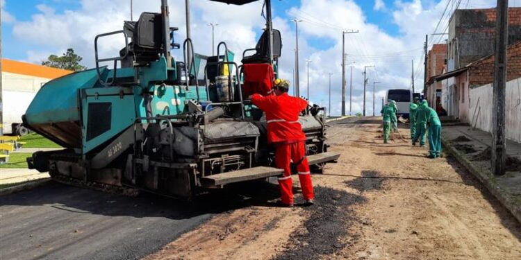 Após Recanto Verde, Prefeitura de Estância leva pavimentação asfáltica à Entrada da Cidade Nova