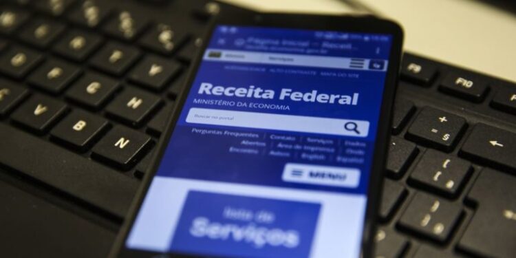 Receita Federal paga hoje o 1º lote de restituição do Imposto de Renda 2022