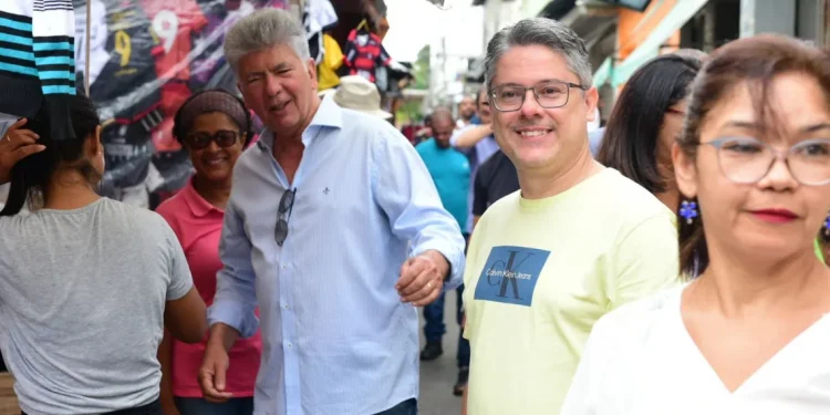 Senador Alessandro Vieira vai a cidades da região Sul e faz visitas às obras de emendas suas ao lado de lideres