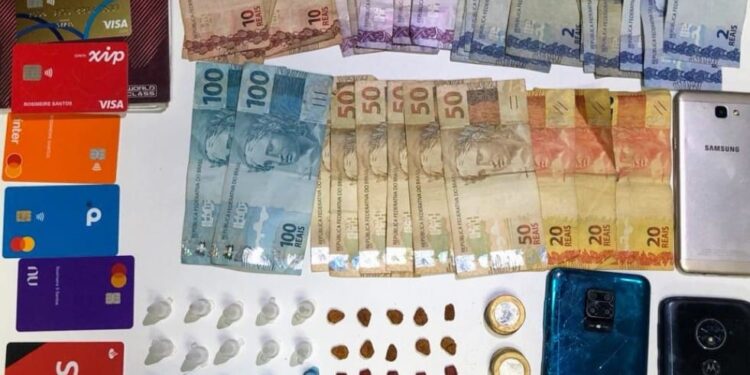 Ação conjunta prende mãe de investigada por tráfico de drogas em Itabaiana