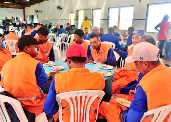 Prefeitura de São Cristóvão promove café da manhã e sorteio de prêmios em homenagem ao Dia do gari