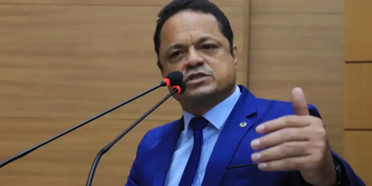 Deputado Capitão Samuel anuncia no plenário da Alese debate sobre uso de banheiro por pessoas LGBTQIA+