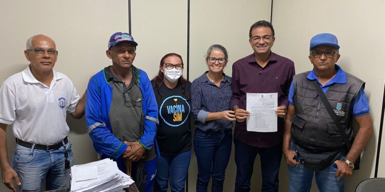 Prefeito Adailton Sousa sanciona Projeto de Lei que concede reajuste de 10,42% aos servidores efetivos