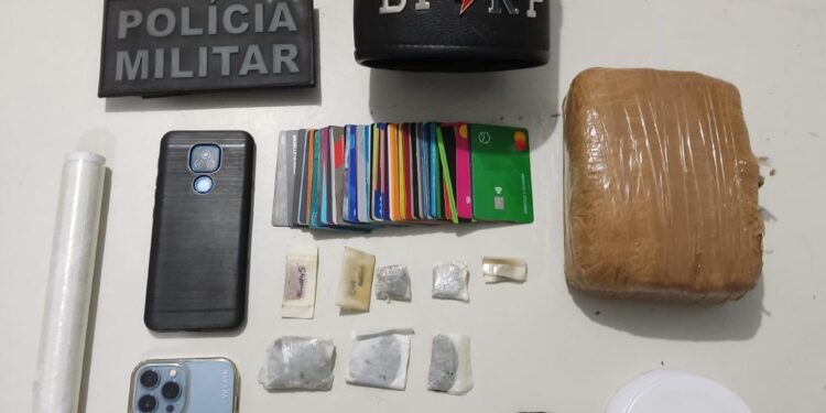 Polícia Militar prende três homens por tráfico de drogas em Aracaju