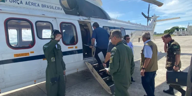 Bolsonaro chega a Sergipe, inaugura duplicação de 40 km da BR-101 e participa de motociata