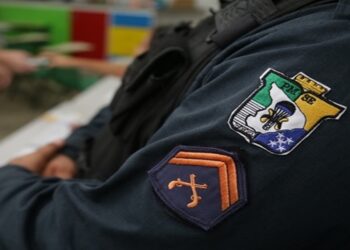 Polícia Militar impede roubo a passageiros de micro-ônibus em Laranjeiras