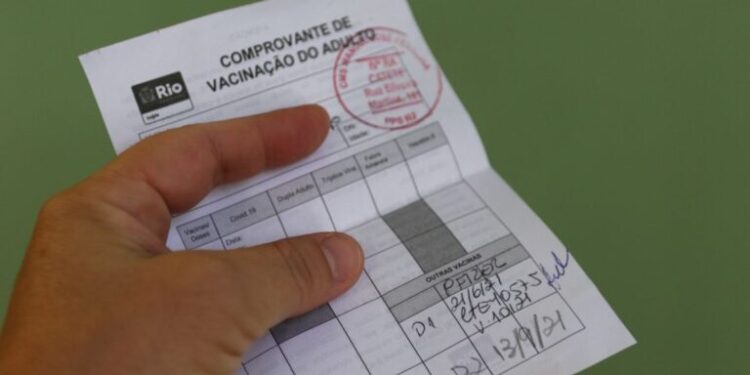 Comprovante de vacinação agora pode ser acessado offline